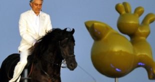 Andrea Bocelli cade da cavallo: il tweet dall’ospedale