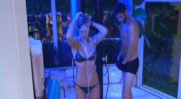 Fratelli Rodriguez hot in doccia, Grande Fratello Vip nella bufera