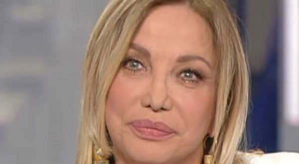 Diretta Grande Fratello Vip 2: Simona Izzo e lo struggente monologo