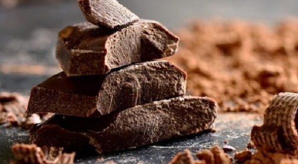 Cioccolato fondente migliora la memoria e riduce lo stress