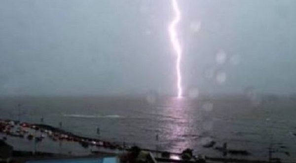 Porto Cesareo (Le): pioggia e fulmini, colpite persone
